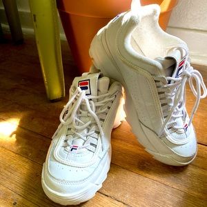 Size 8 women’s Fila sneakers